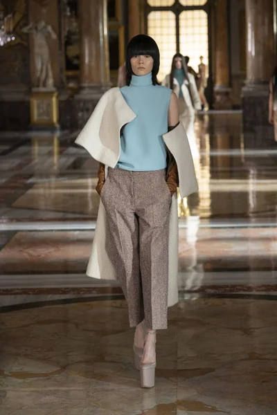 Look 56